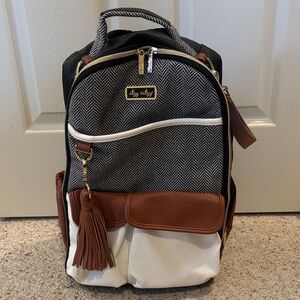 Itzy Ritzy Black and White Herringbone Bag